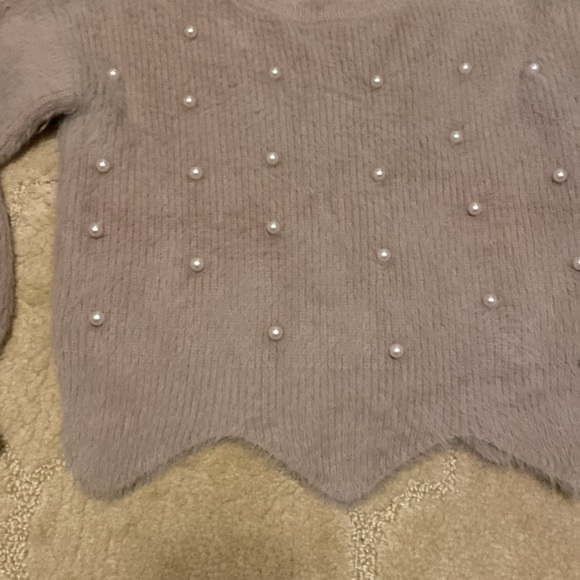 Adorable Pearl Sweater - Picture 2 of 3